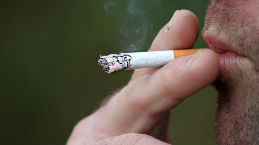 El truco casero para quitar el olor a cigarrillo de la ropa sin lavarla