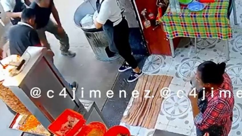 Tres con todo y una maniobra Heimlich: un taquero salvó la vida de un cliente que se atragantaba | VIDEO