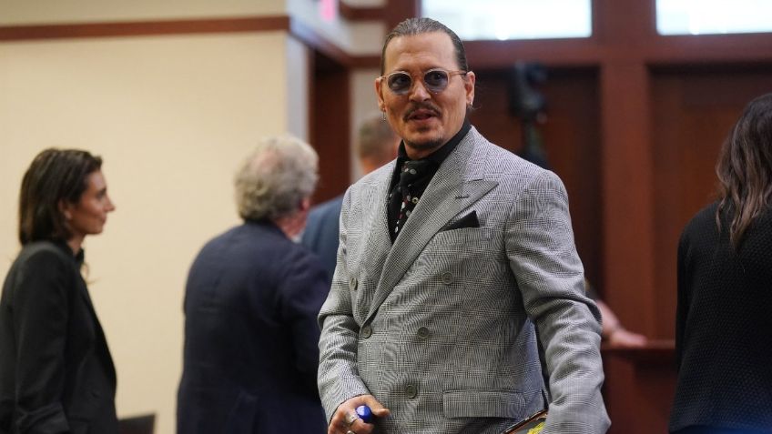 Actriz hunde a Johnny Depp y afirma que el actor era celoso, borracho y controlador