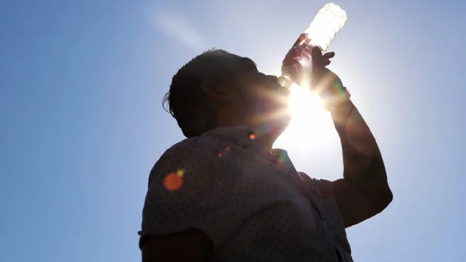 Toma tus precauciones para evitar un golpe de calor.