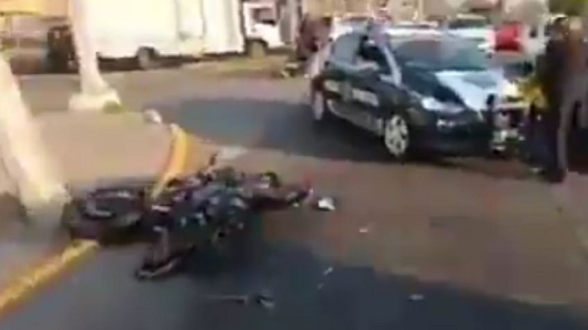 Motociclista fallece tras impactarse contra un tráiler en Ecatepec | VIDEO