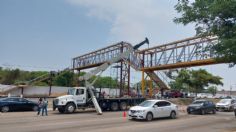 Ferromex entrega en Tamaulipas puente peatonal que se "mueve"