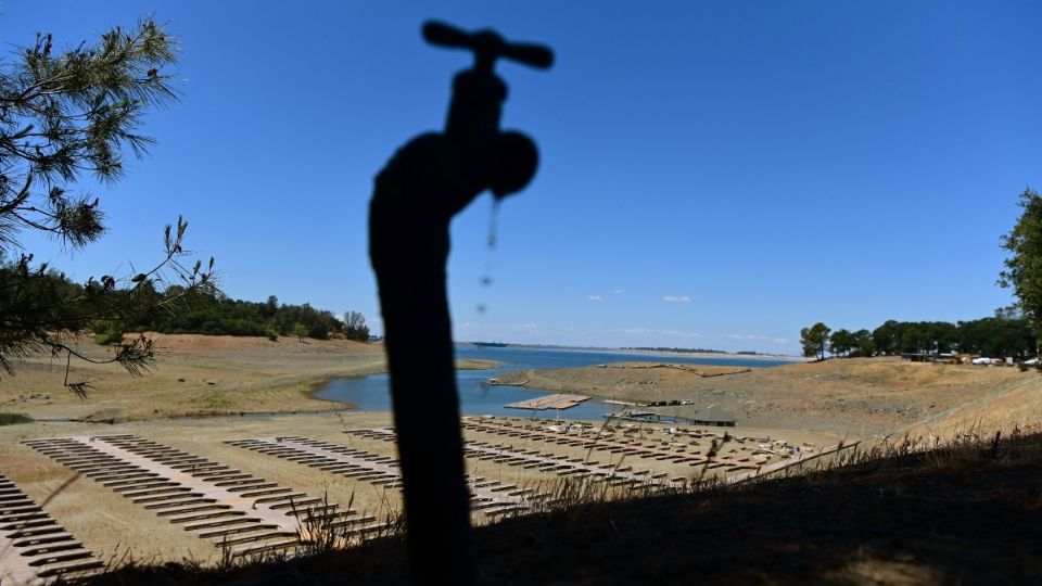 La escasez de agua ha puesto en desesperación a miles de ciudadanos en Nuevo León.