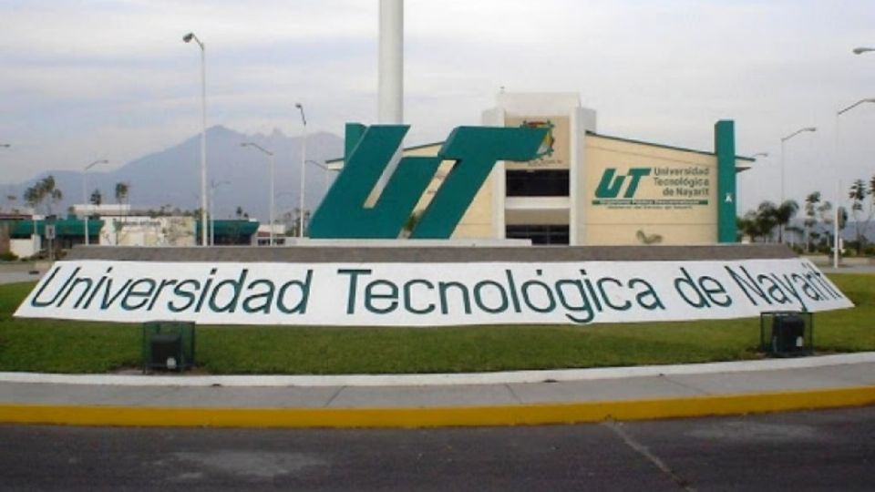 La Universidad Tecnológica de Nayarit  cerró sus puertas durante una semana para intentar contener el brote de Covid-19.