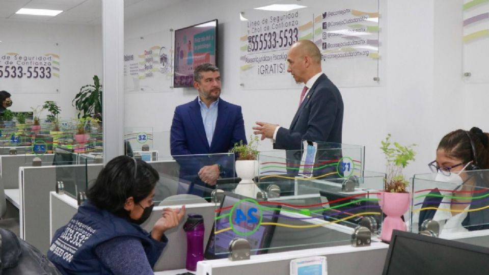 Alcalde Mauricio Tabe y el presidente del Consejo Ciudadano, Salvador Guerrero Chiprés