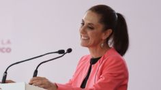 Claudia Sheinbaum acompaña a AMLO en ceremonia de la Comisión para la Verdad