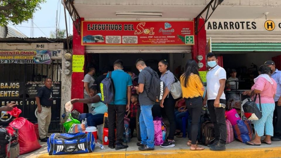 Al menos 10 empresas de autobuses atienden a los extranjeros que quieren llegar al norte del país para pasar a EU