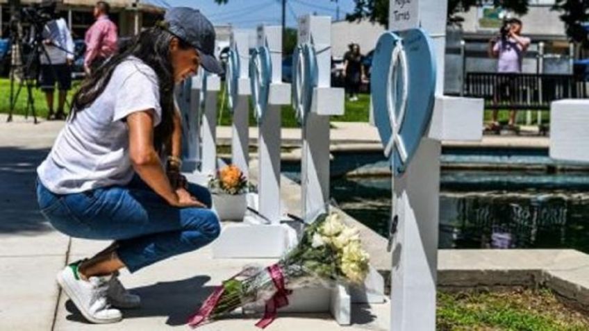 Meghan Markle visita memorial de víctimas de Uvalde para llevar flores