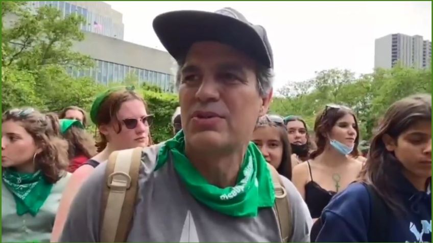 Mark Ruffalo "Hulk" se pone el pañuelo verde y marcha a favor del aborto en Estados Unidos