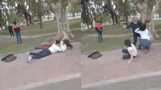 Maestra acaba pelea callejera de sus alumnas ¡dándoles de cachetadas! | VIDEO