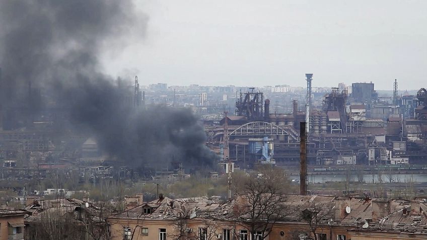 Redobla Rusia su ataque a resistencia en la acería de Azovstal, en Mariúpol