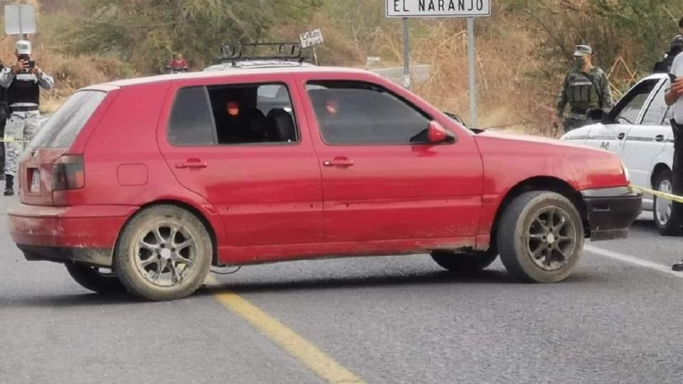 El cuerpo del elemento de la policía fue encontrado en la carretera Iguala-Taxco
FOTO: Karla Benítez