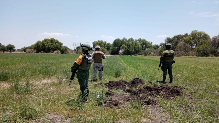 Con una manguera de 2 mil metros ordeñaban huachicol en una toma clandestina de Celaya