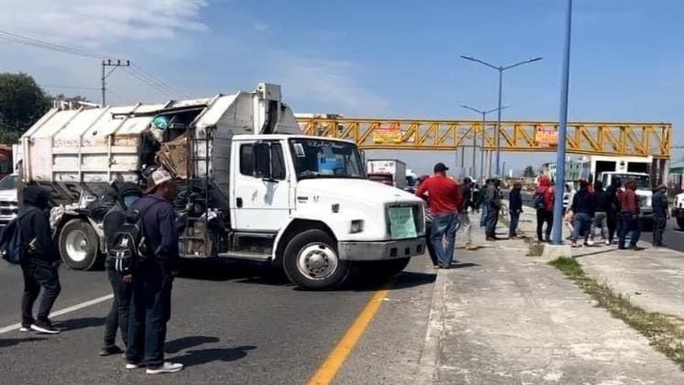 Los inconformes exigieron a las autoridades la reapertura del relleno sanitario.