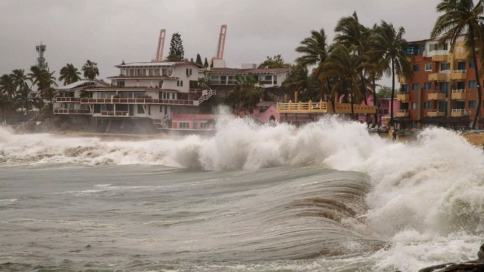 Se espera que este día el huracán Agatha impacte en las costas de Oaxaca.