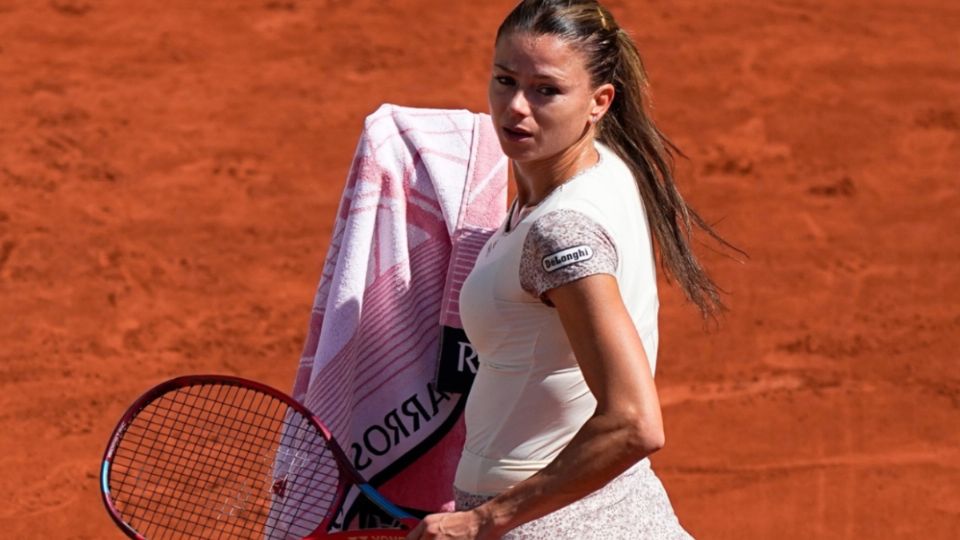 Camila Giorgi, eliminada del Ronald Garros tras polémica con su vestuario