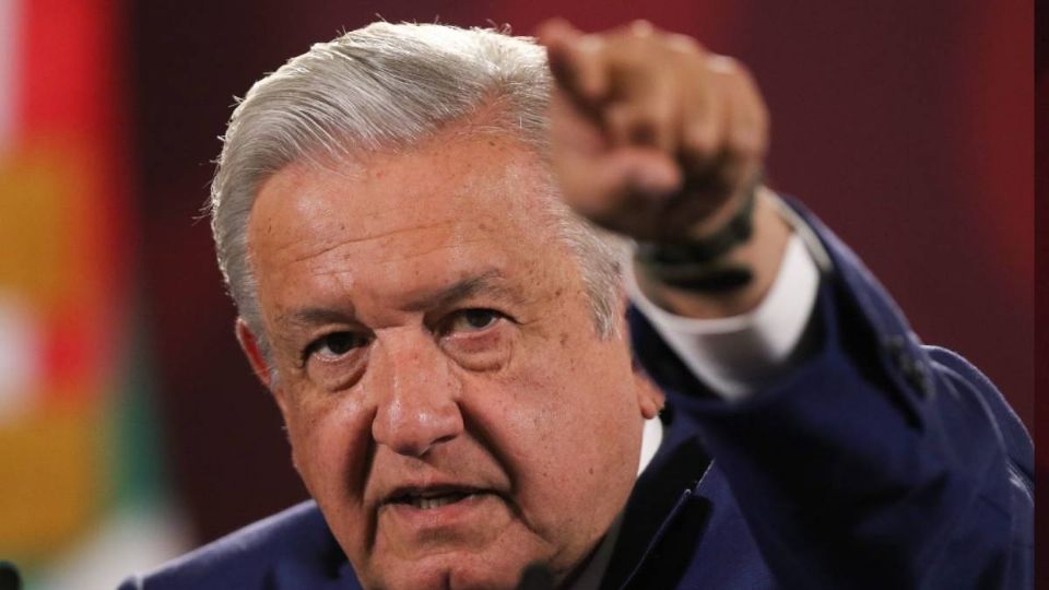 AMLO arremetió contra el amparo al Tren Maya.