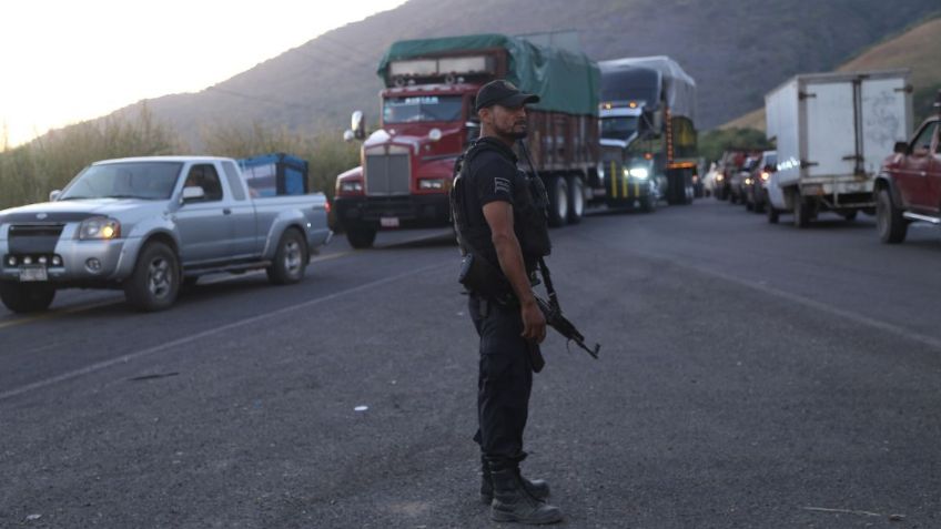 Freno de camiones hacia EU Impactan al sector industrial de Ciudad Juárez