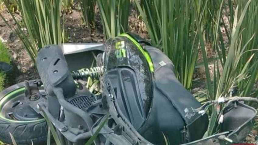 Se les murió en las manos: Motociclista fallece después de ser atropellado por un auto en Xochimilco