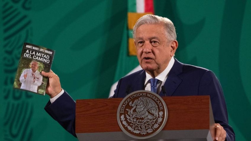 AMLO asegura que vivirá con pensión de 25 mil pesos: “A ver si se sigue vendiendo el libro para que me alcance”