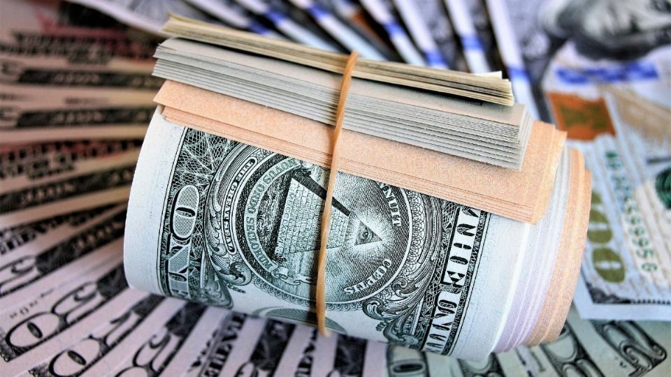 Este día, el tipo de cambio promedio del dólar en el país es en promedio de $18.5841.