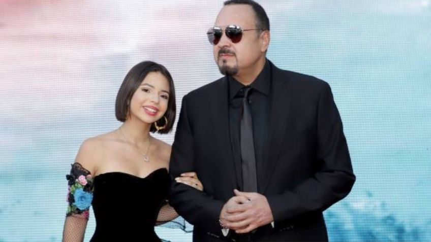 "¿Por qué está tan escotado ese vestido que traes?": Pepe Aguilar le llama la atención a Ángela Aguilar en pleno concierto