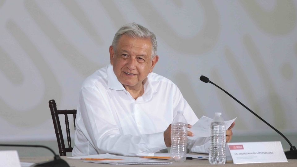 López Obrador realiza una gira para evaluar los daños causador por el huracán Agatha. FOTO: Cuartoscuro