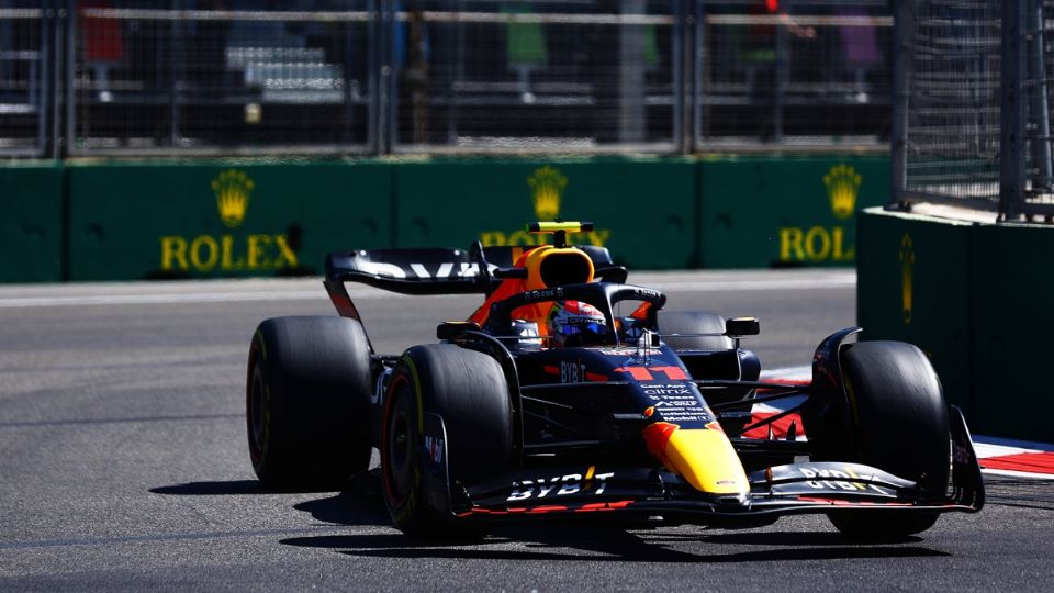 Sergio Pérez durante la carrera en el circuito urbano de Baku.