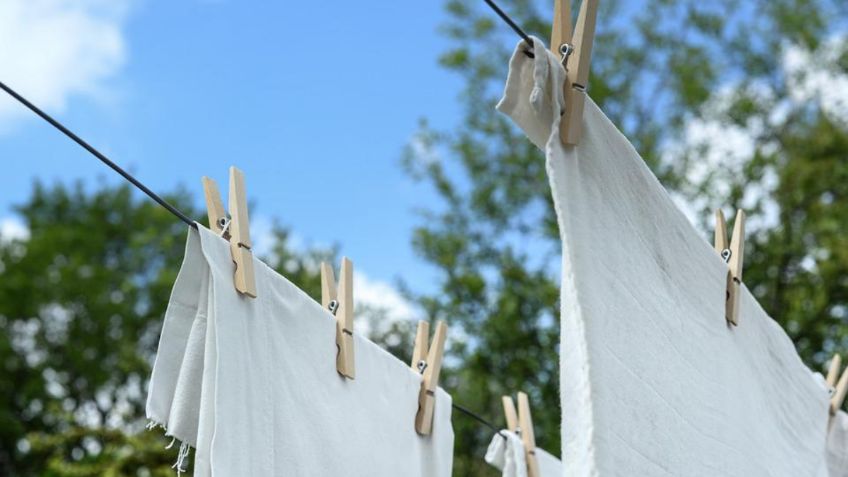 Cómo eliminar las manchas amarillas de la ropa blanca