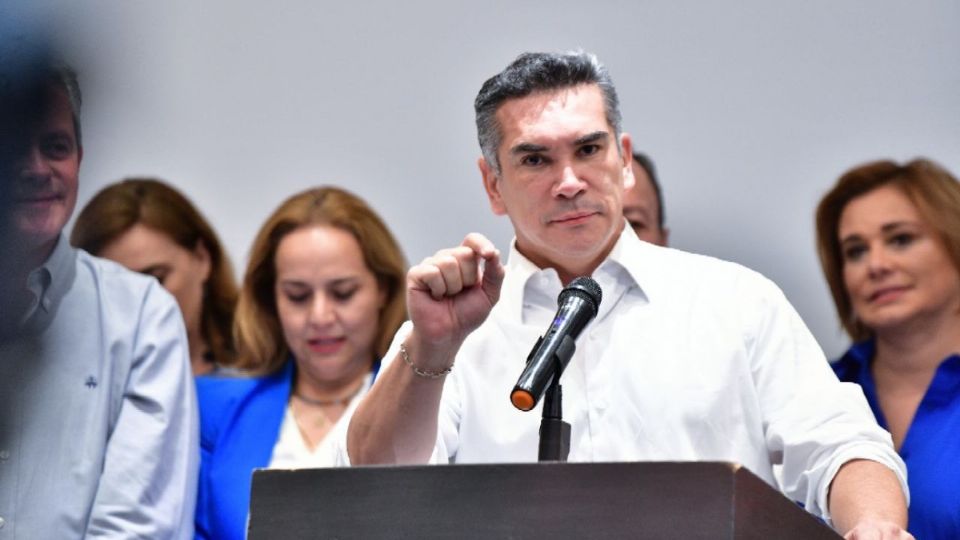 Ayer, Alejandro Moreno se reunió con integrantes del Frente Cívico Nacional