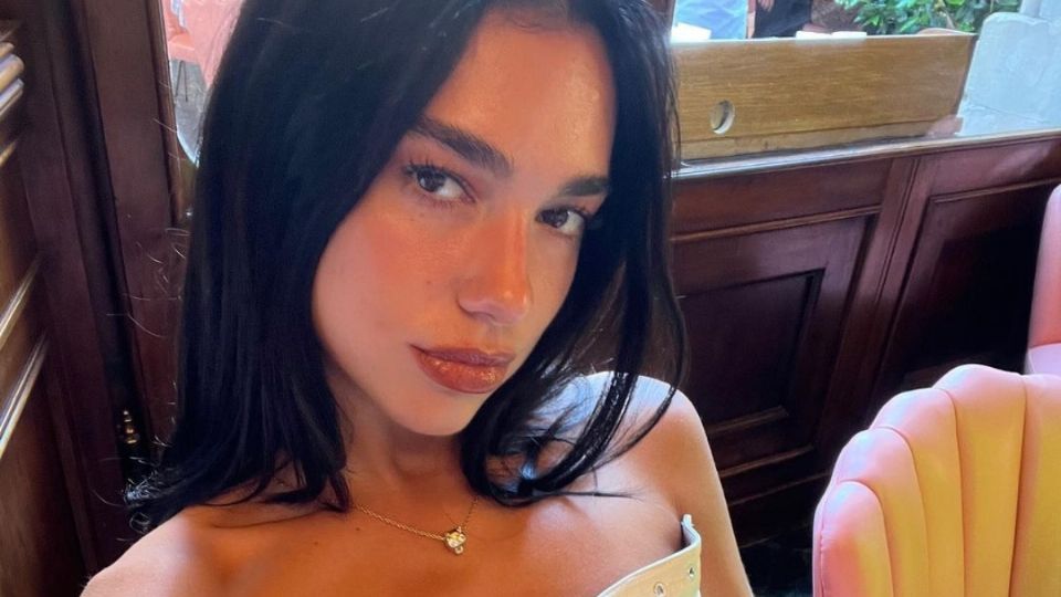 Dua Lipa conquista con sus looks