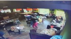 Imágenes fuertes: El momento exacto en que dos hombres atacaron el restaurante Denny's en Ciudad Juárez