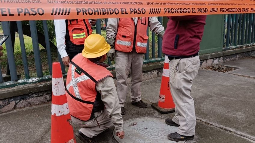 Trabajadora de limpia cae 3 metros bajo tierra en registro eléctrico; paramédicos realizan ágil y heroico rescate