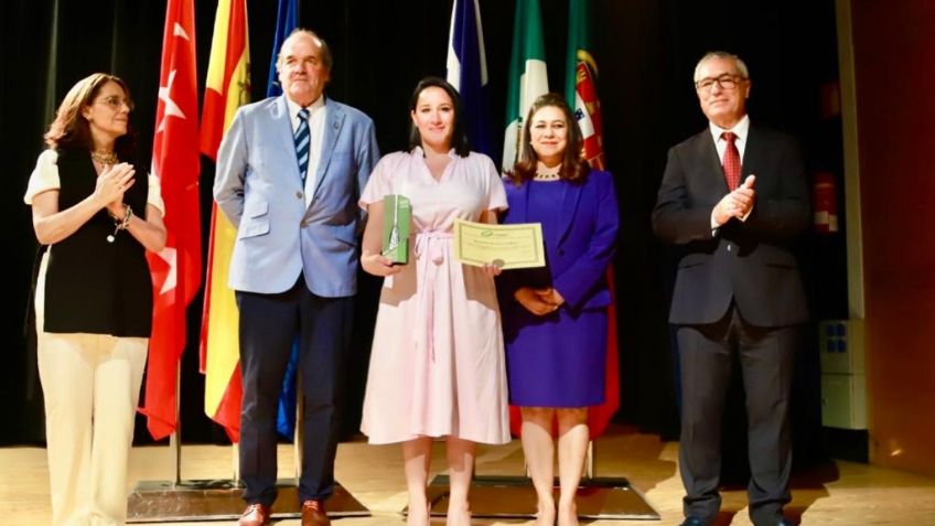 Alcaldesa de Valle de Bravo recibe el premio “Escoba de Plata” por ser uno de los municipios más limpios del mundo