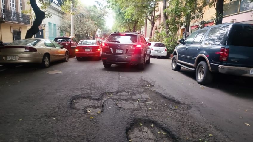 Vecinos exigen a Sandra Cuevas pavimentar las calles de la Cuauhtémoc