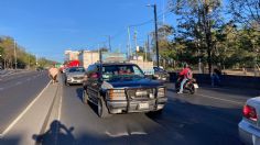 Capitalinos improvisan carriles a contraflujo por los bloqueos de transportistas en la CDMX