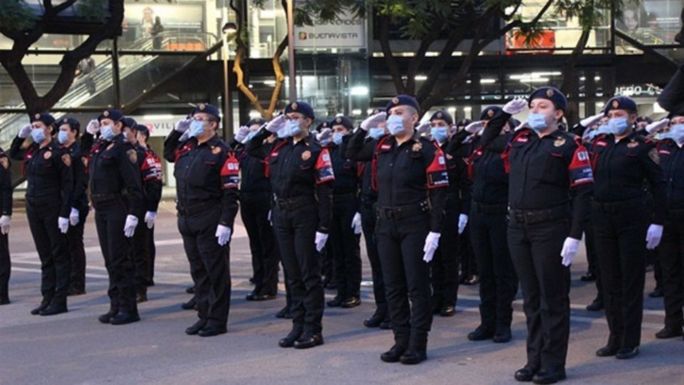 Te puedes unir a las filas de la Policía Bancaria e Industrial.