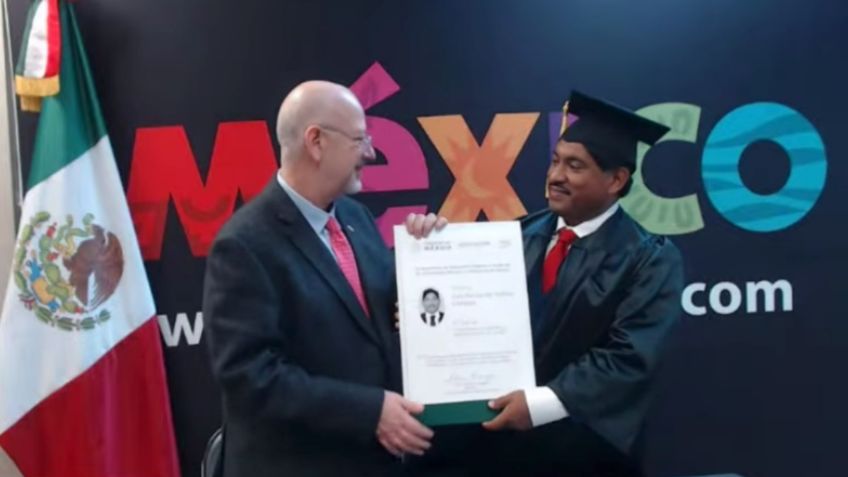 ¡Orgullo nacional! Migrante mexicano se gradúa en la UnADM sin salir de Estados Unidos