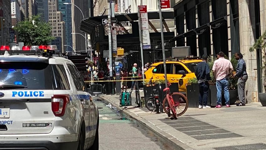 Taxista atropella a seis personas y se estrella contra un edificio en Nueva York | VIDEO