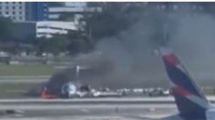 Avión se incendia tras aterrizar en el Aeropuerto de Miami | VIDEO