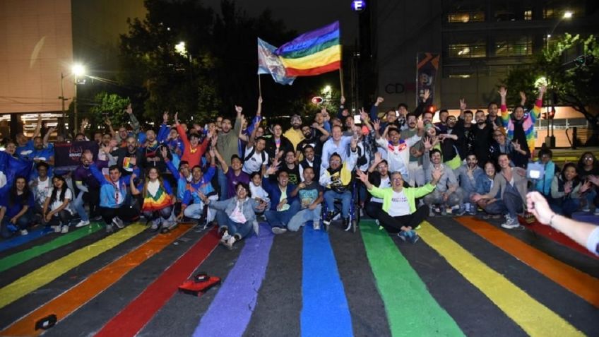 Balizan con colores de la comunidad LGBTIQ+, cruces peatonales de BJ