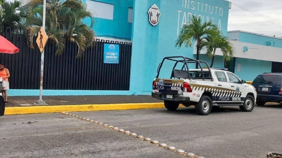 Fuerzas policiacas acudieron al colegio donde se habría registrado el incidente