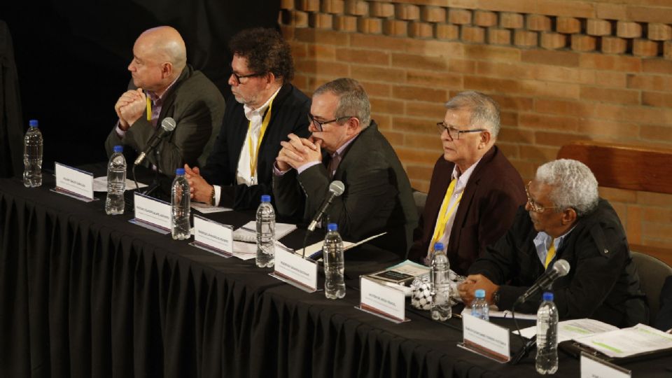 EXJEFES. Julián Gallo, José Lisandro Lascarro y Rodrigo Londoño, entre los que comparecieron