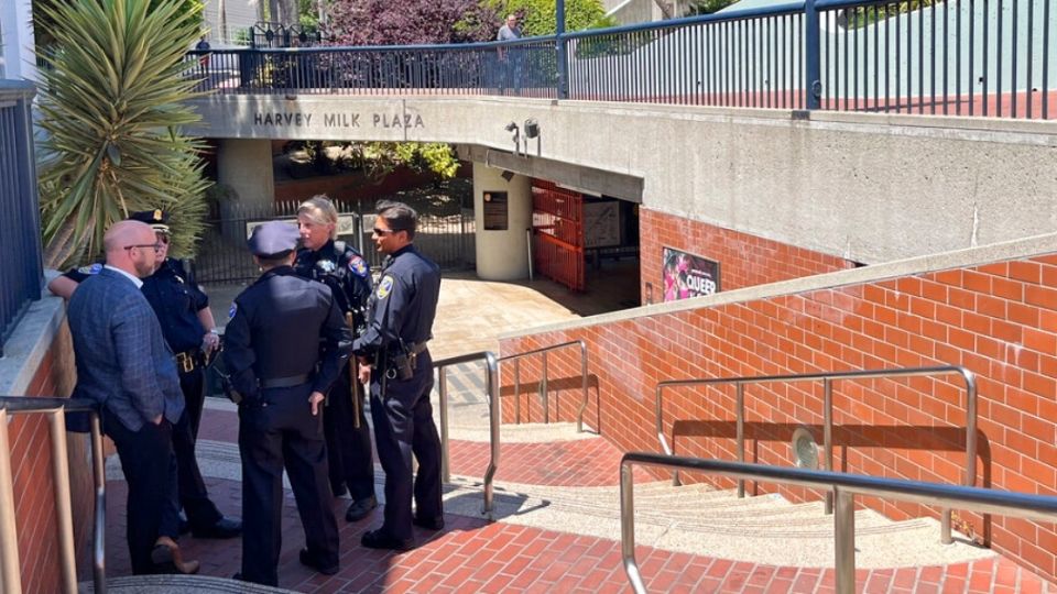 La estación en la que salió corriendo el sospechoso está en el corazón de Castro, el famoso barrio gay de San Francisco