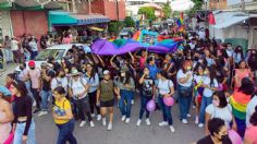 Realizan marcha por el orgullo LGBTTTIQ+ en Juchitán, Oaxaca