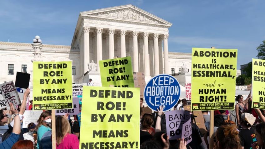 Corte Suprema de Estados Unidos revoca la protección constitucional del derecho al aborto