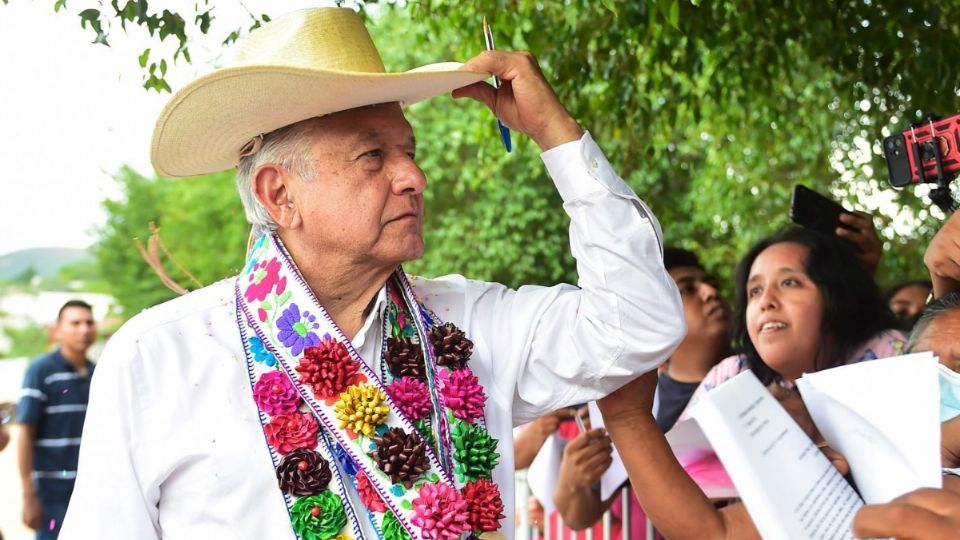 López Obrador acusó que en sexenios pasados había asociaciones que recibían millonarios recursos. 