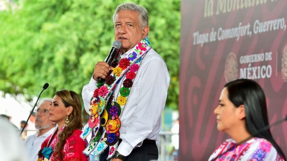 Ambos mandatarios se toparon con pobladores de Paraje Montero