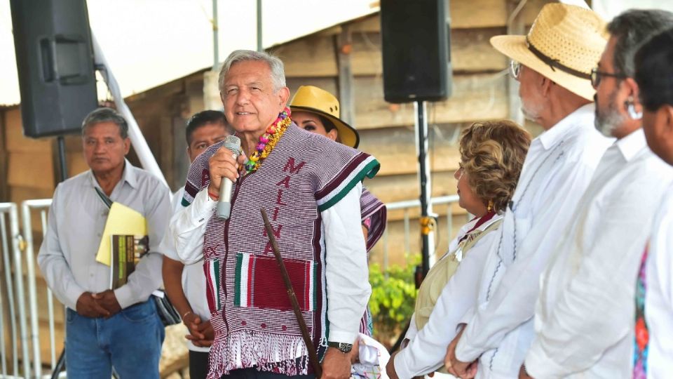 Su encuentro con los pobladores de La Montaña se dio, principalmente, sobre  la Carretera Tlapa-Marquelia