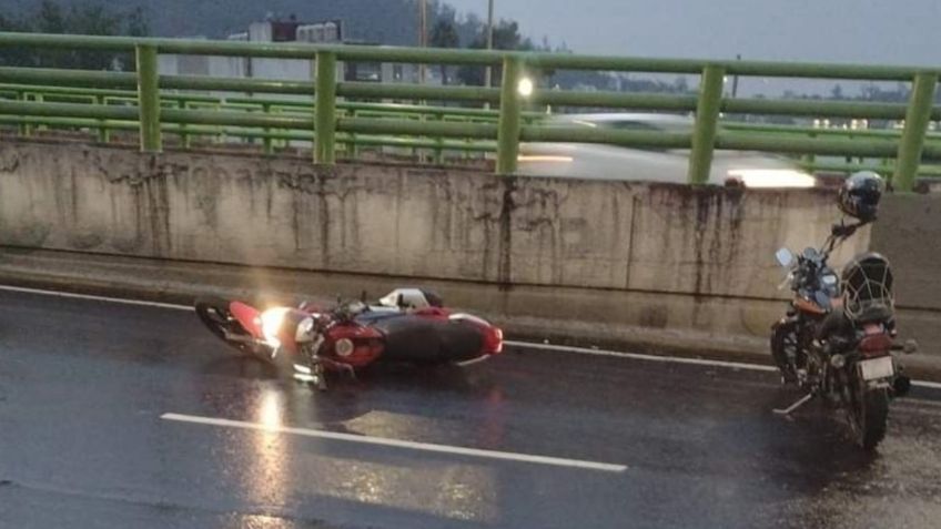 Mujer motociclista muere al derrapar en Insurgentes Norte